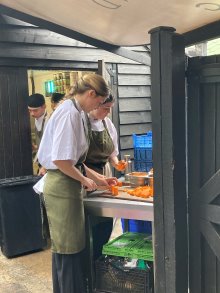 Year 12 Enjoy real-life fine-dining Chef experience at the Greyhound in Beaconsfield