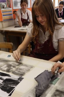 Pipers Senior Students produce expressive landscape drawings in Art Workshops